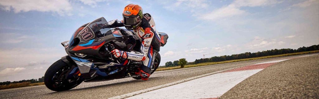 BMW M 1000 RR od 14 990 Kč měsíčně*