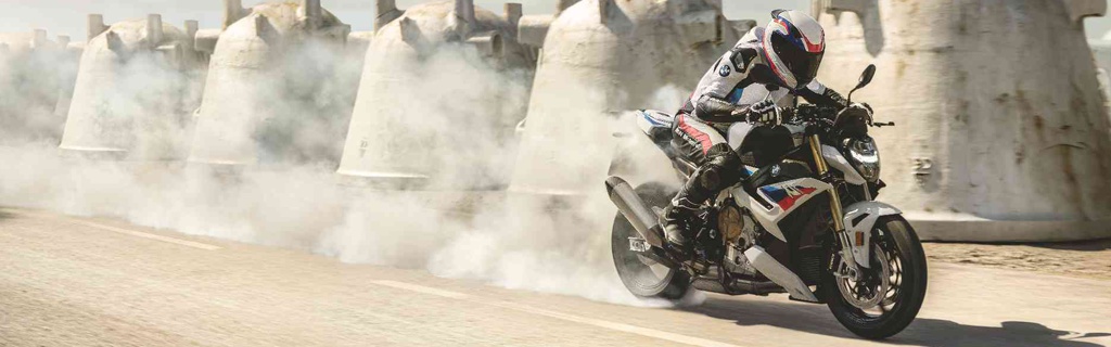 BMW S 1000 R od 6 590 Kč měsíčně*