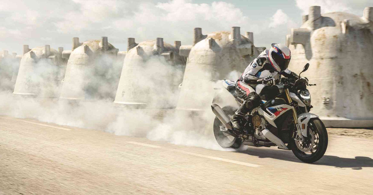 BMW S 1000 R od 6 590 Kč měsíčně*