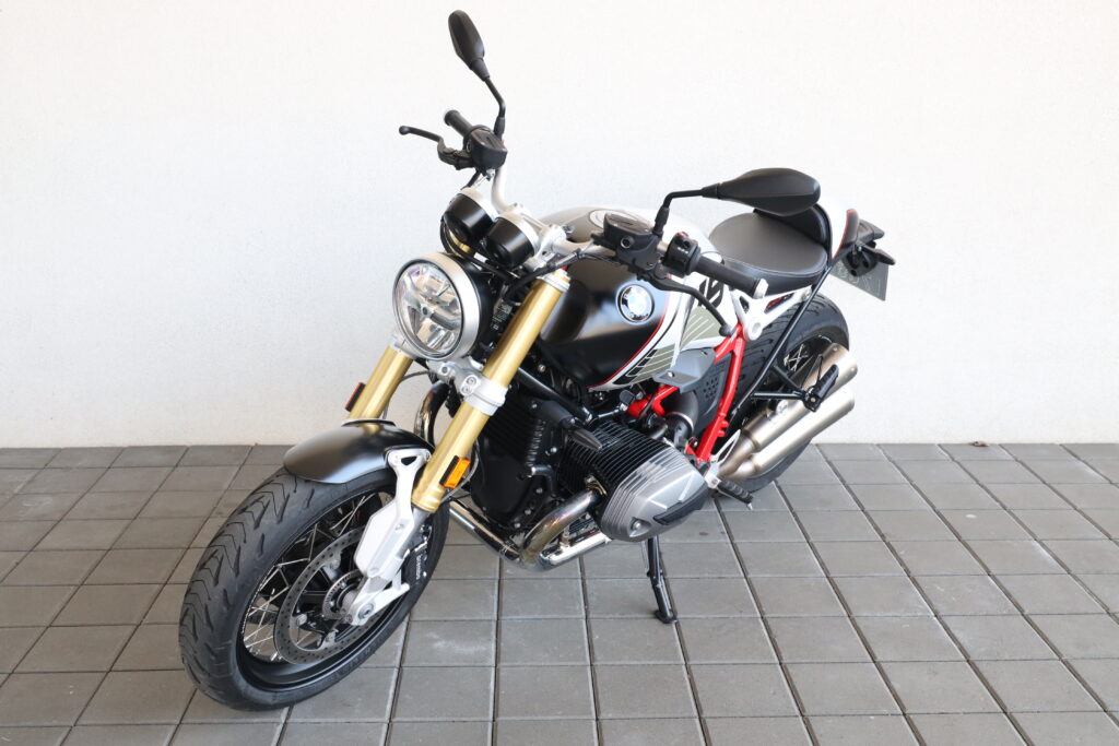 BMW R nineT