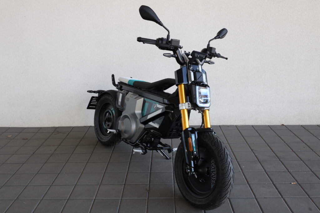 BMW CE 02