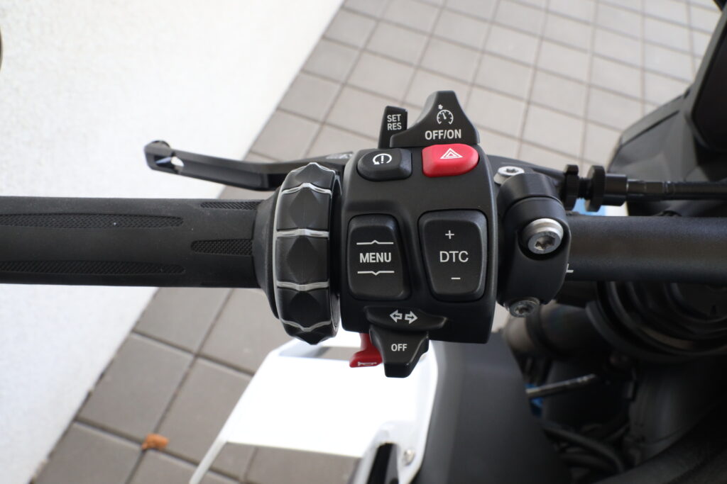 BMW M 1000 R