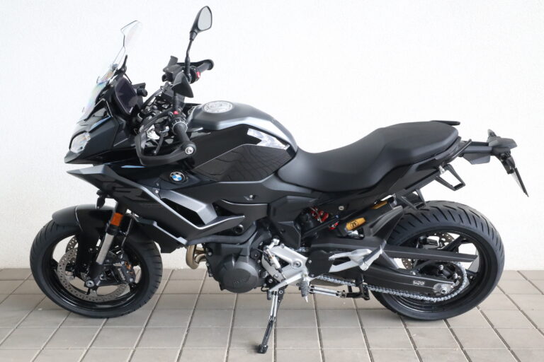 BMW F 900 XR