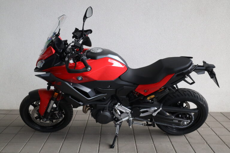 BMW F 900 XR