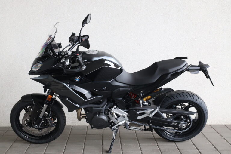 BMW F 900 XR