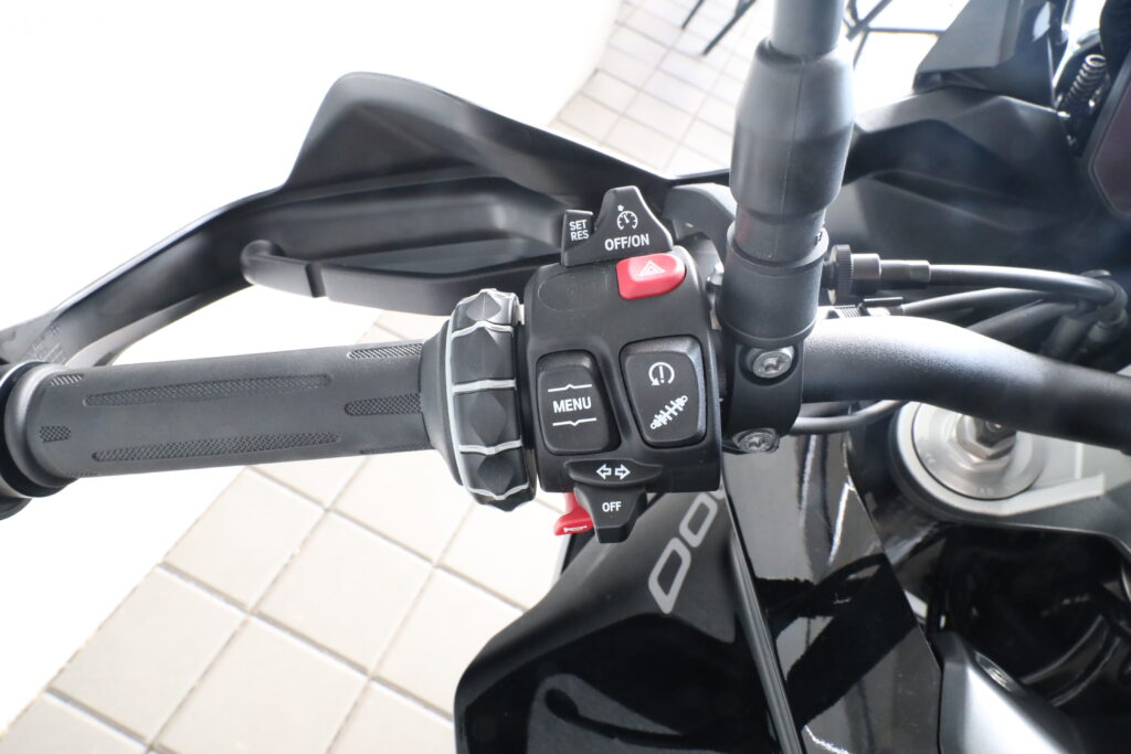 BMW F 900 XR