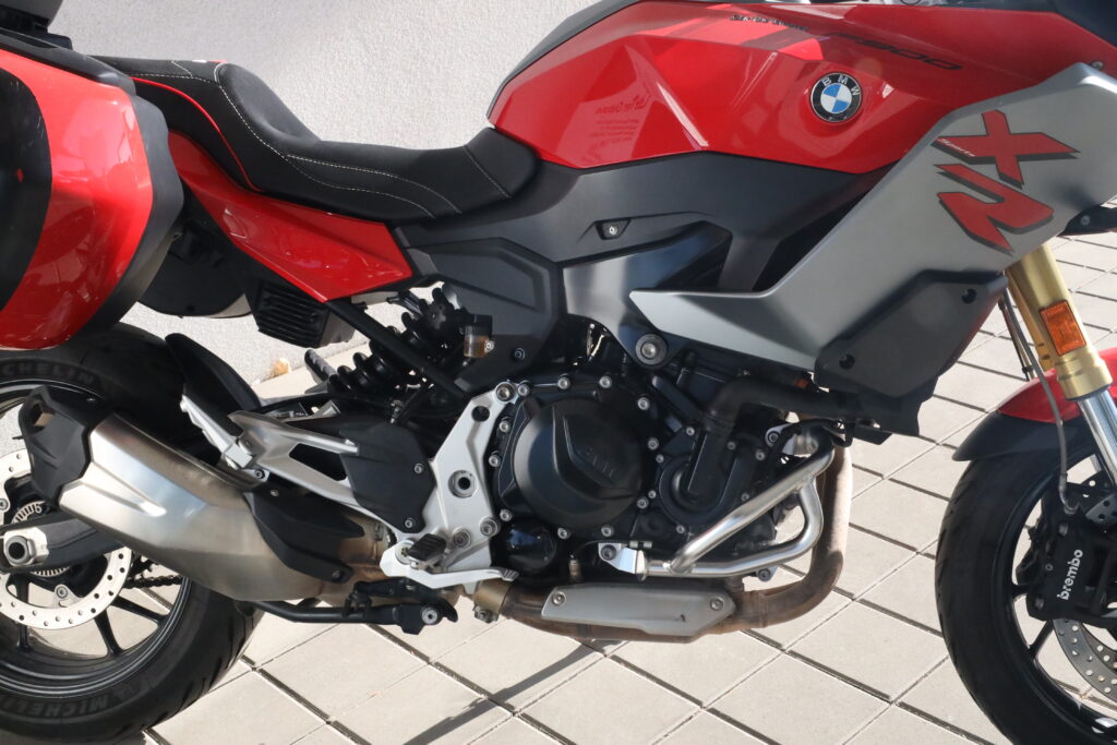 BMW F 900 XR
