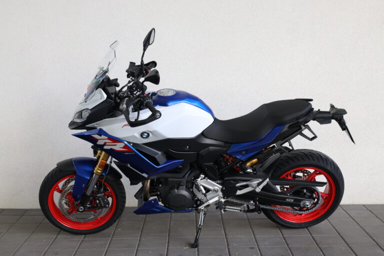 BMW F 900 XR