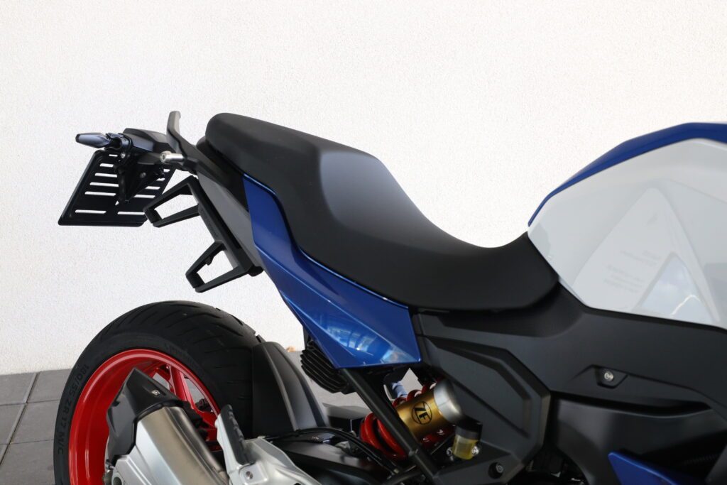 BMW F 900 XR