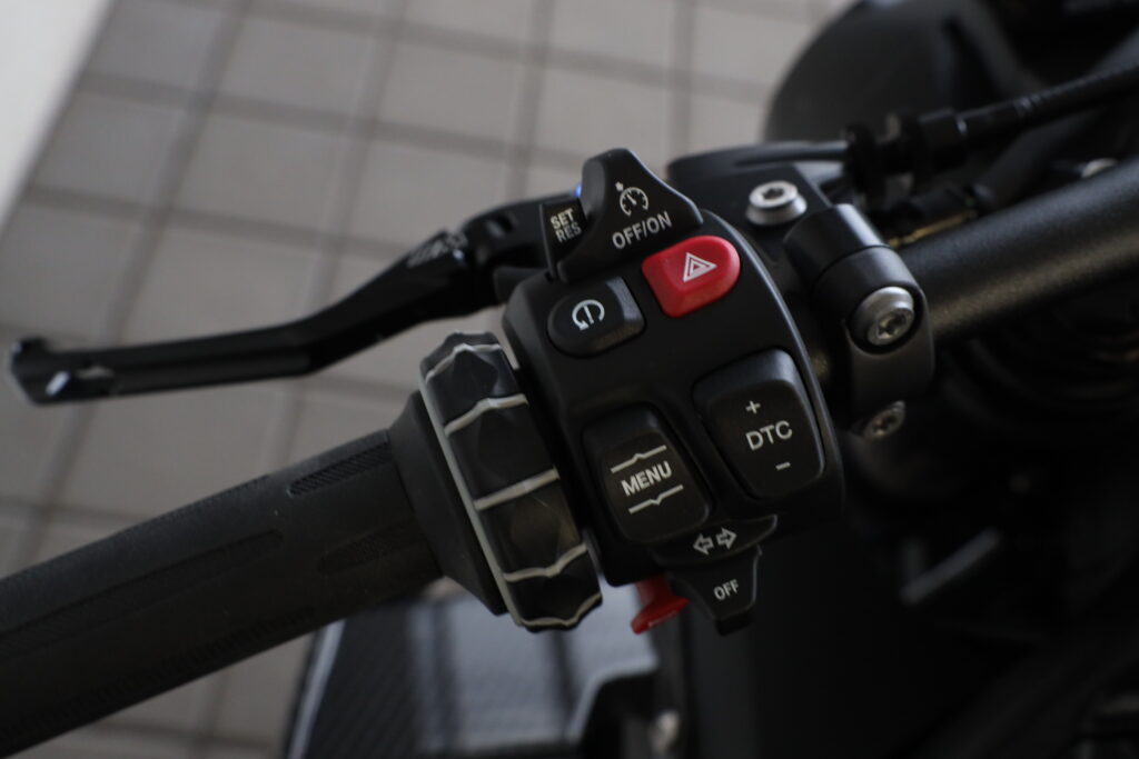 BMW M 1000 R