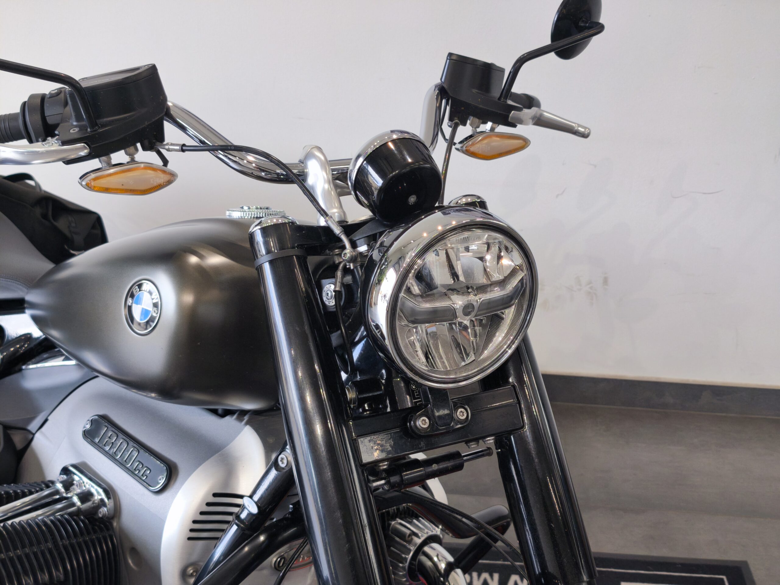 BMW R 18 First Edition