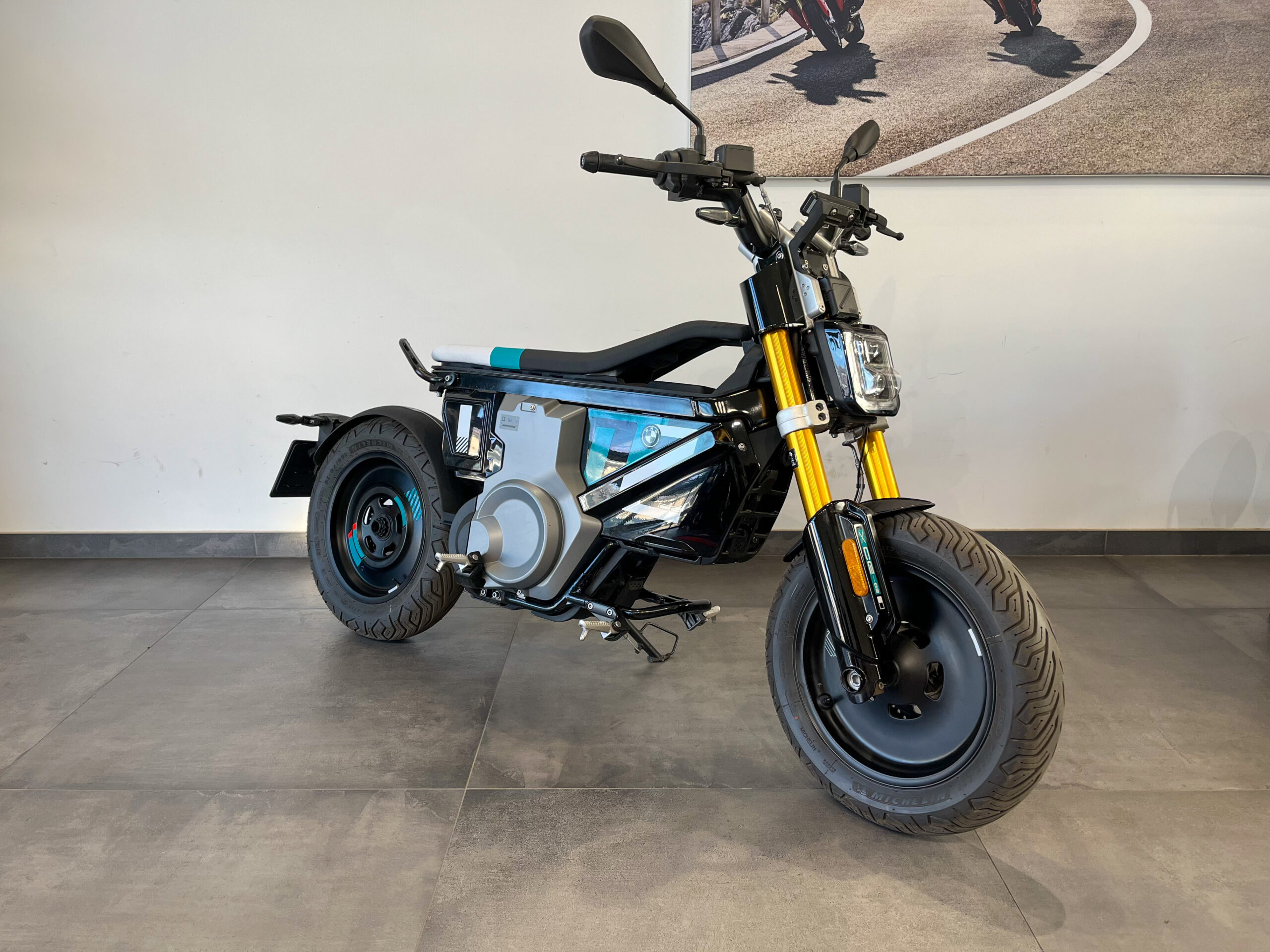 BMW CE 02