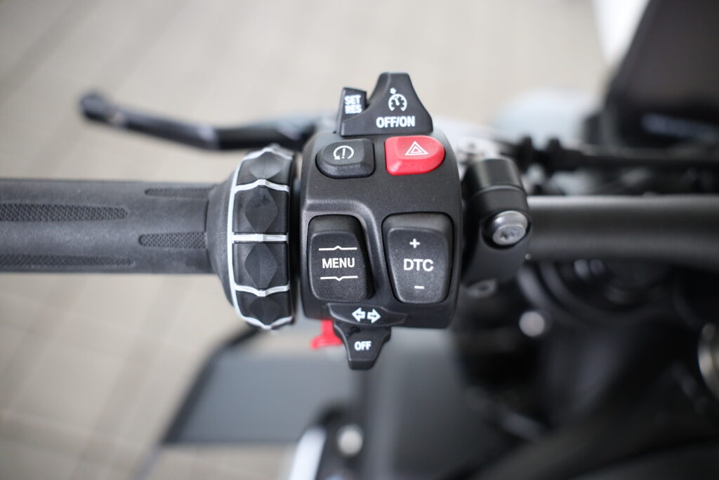 BMW M 1000 R