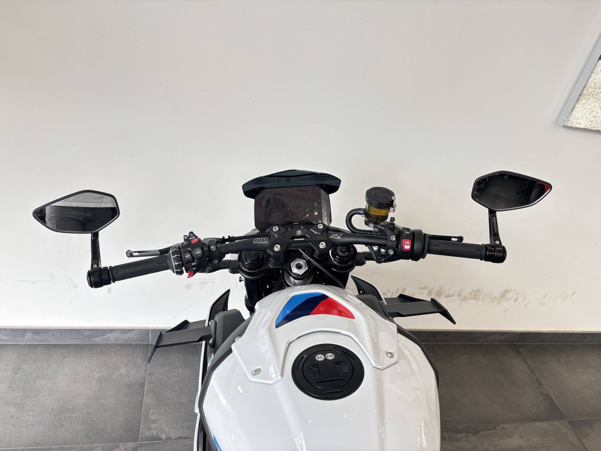 BMW M 1000 R
