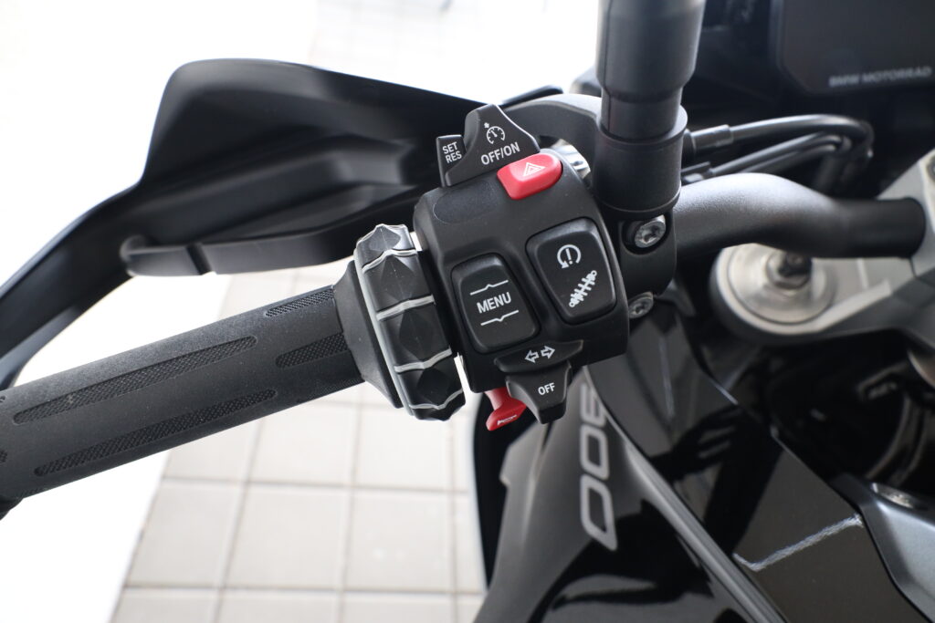 BMW F 900 XR