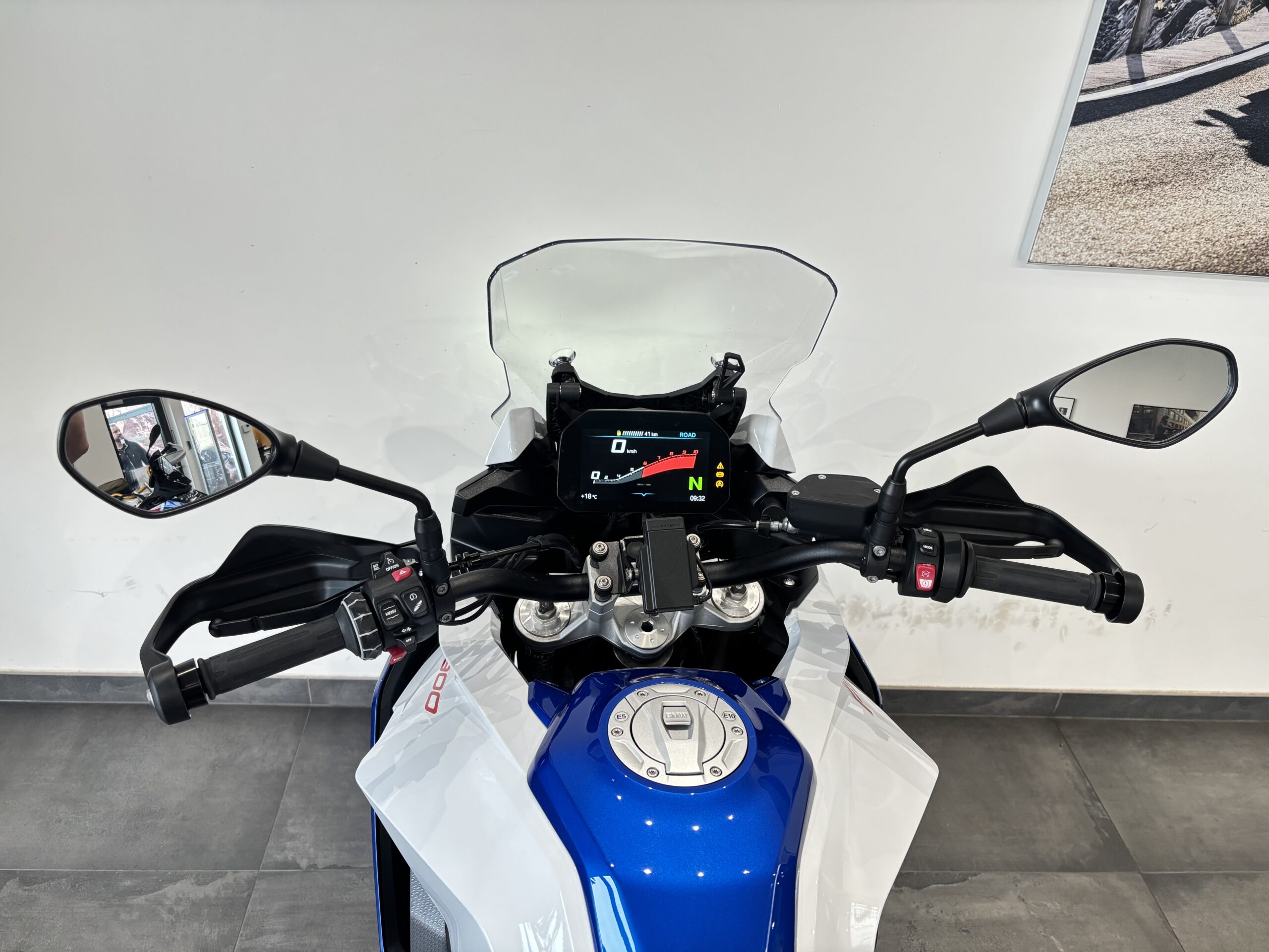 BMW F 900 XR