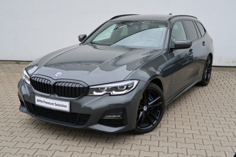 BMW 330i xDrive Touring
