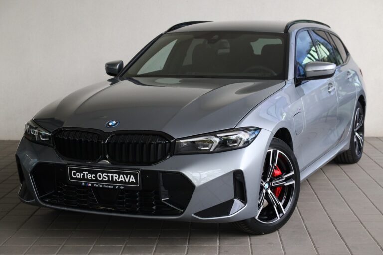 BMW 330e xDrive Touring