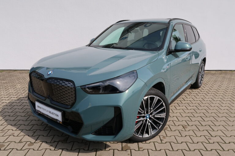 BMW iX1 xDrive30
