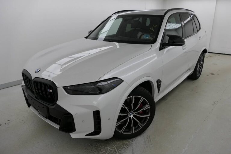 BMW X5 M60i