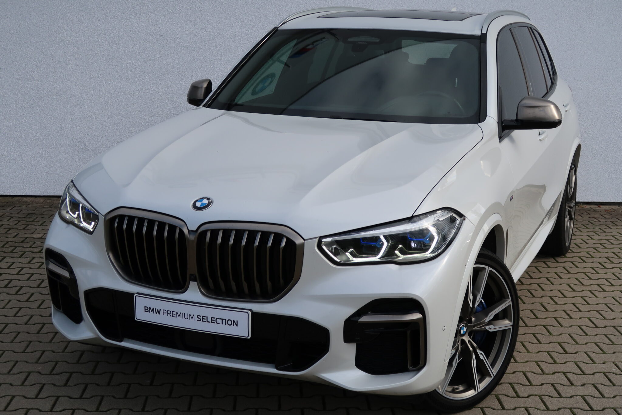 BMW X5 M50i