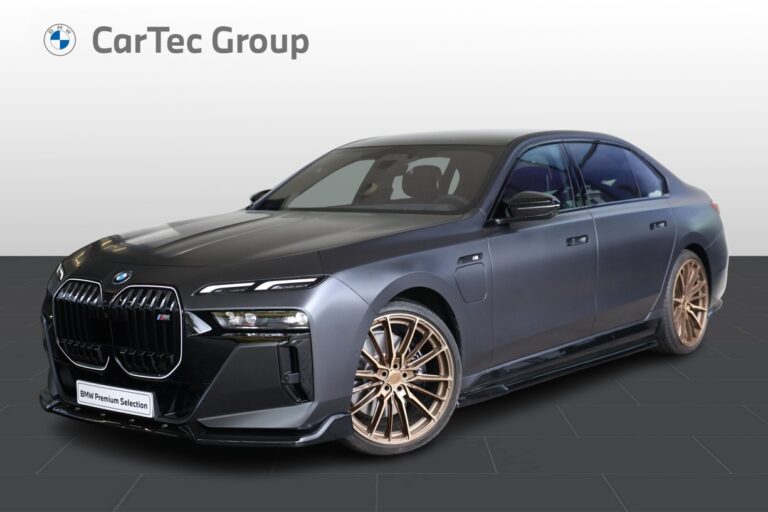 BMW M760e xDrive Sedan